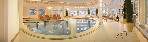 Hallenbad im Hotel Prokulus