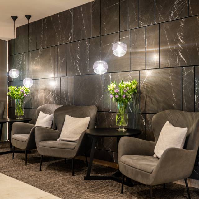 Lounge mit Ohrensesseln Hotel Prokulus