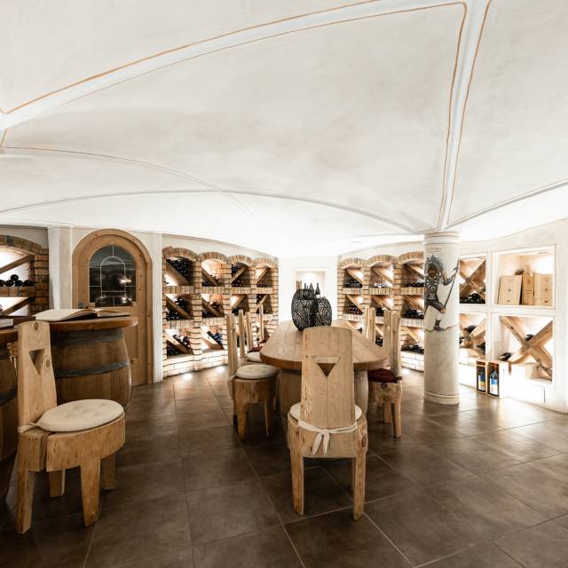 Weinkeller 4* S Hotel Prokulus